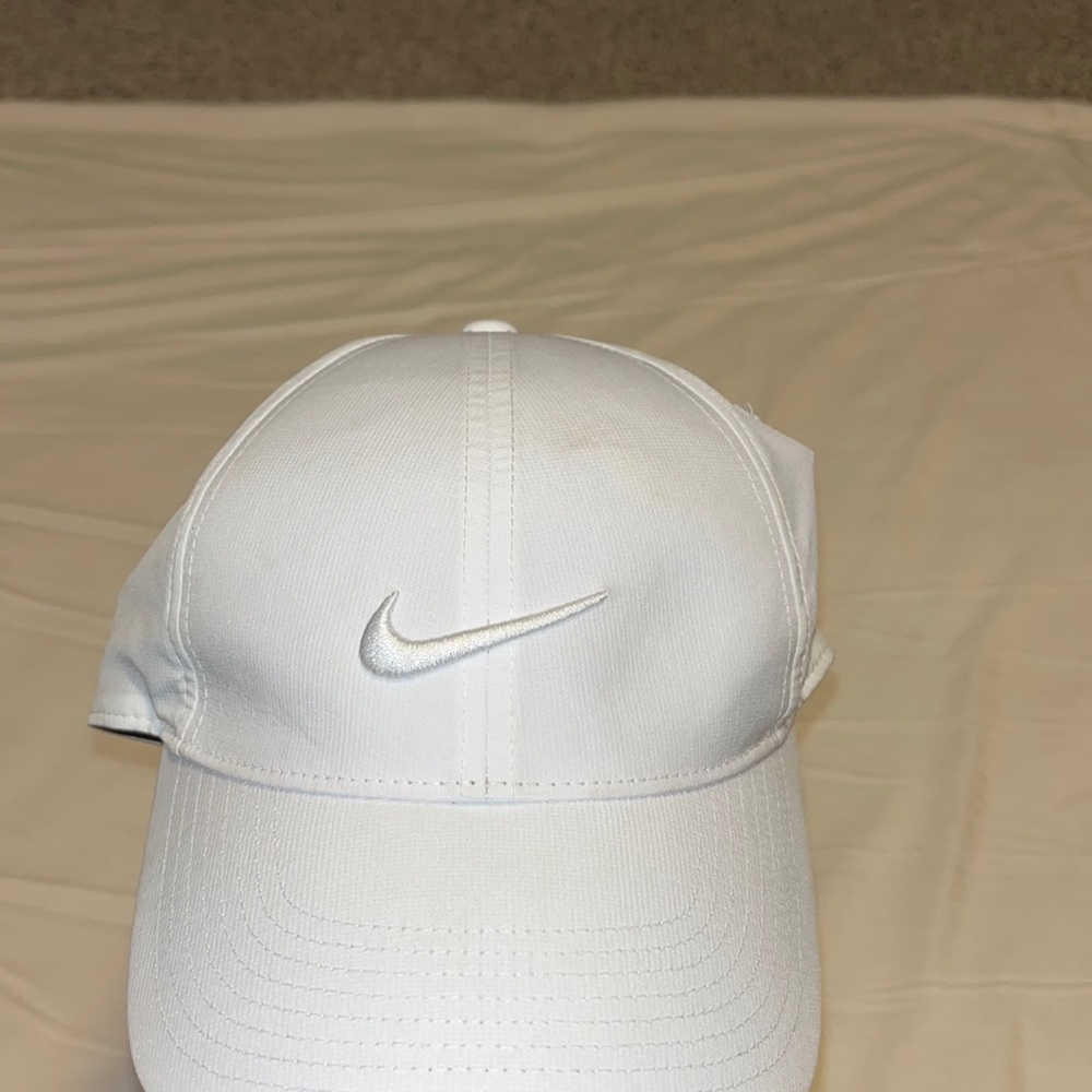 Women’s White Nike Baseball Hat
